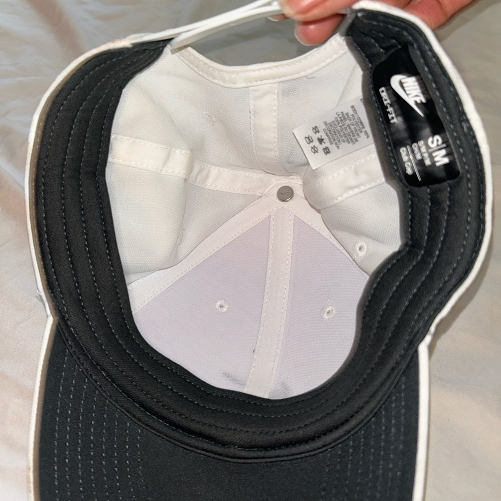 Nike Classic White Hat - Picture 2 of 2
